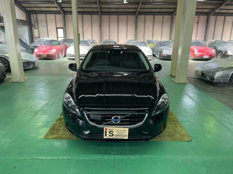 V40