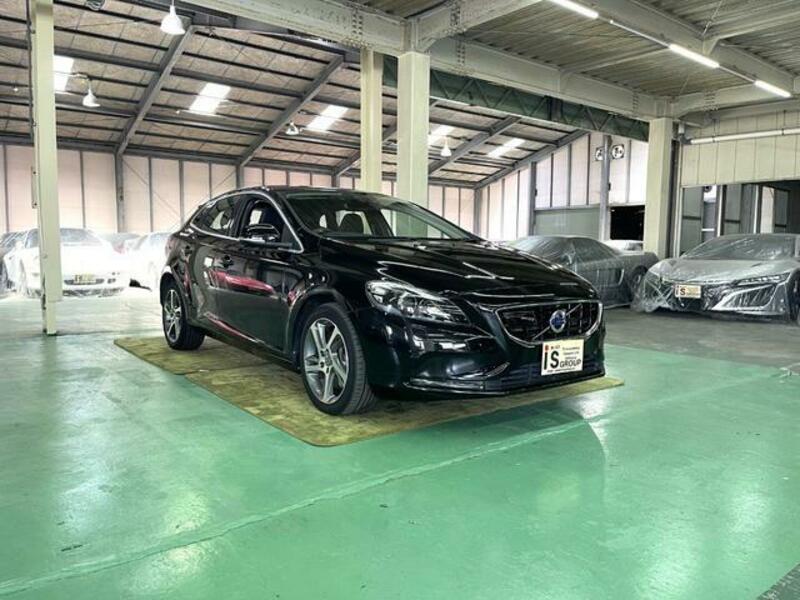 V40
