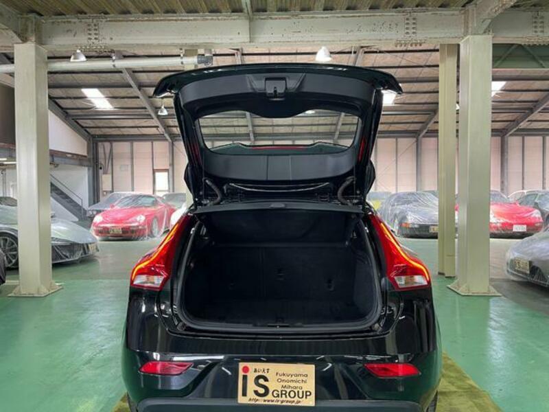 V40