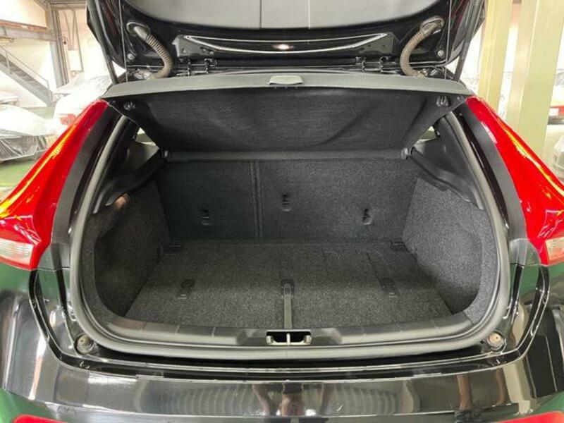 V40