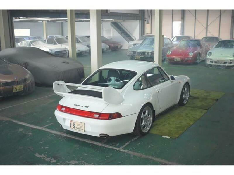 911