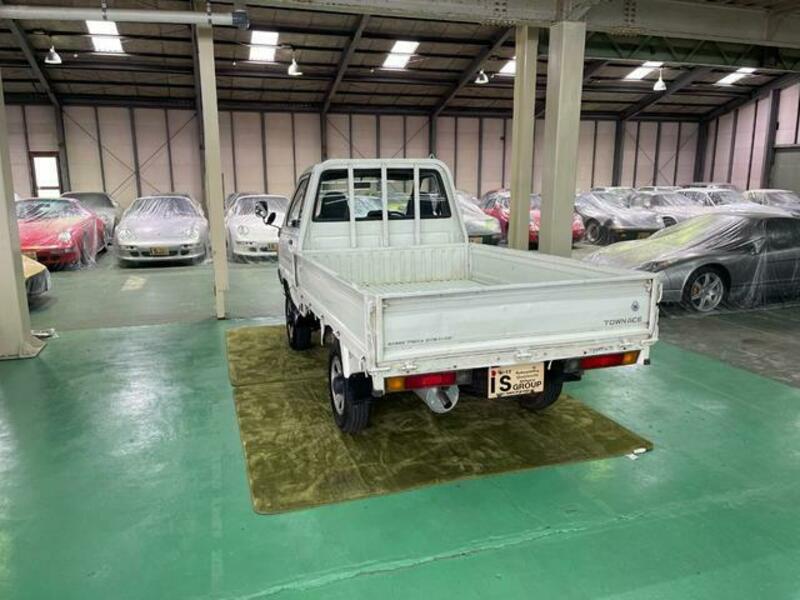 TOWNACE TRUCK