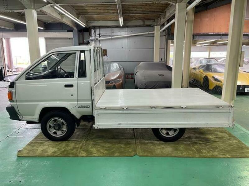 TOWNACE TRUCK