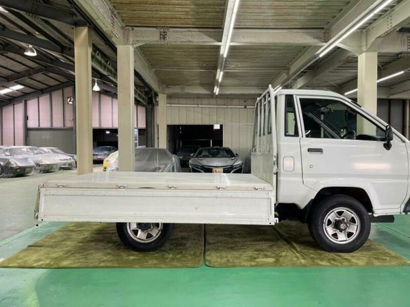 TOWNACE TRUCK