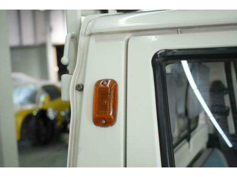 MINICAB TRUCK