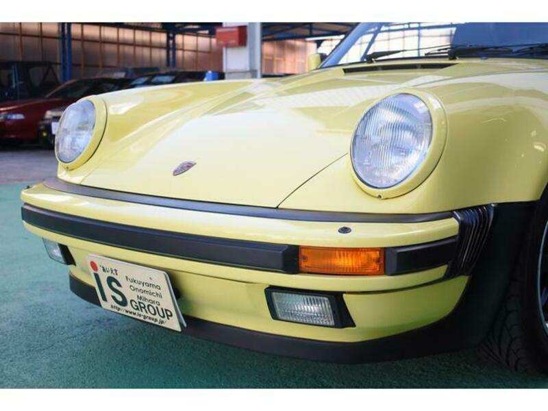 911