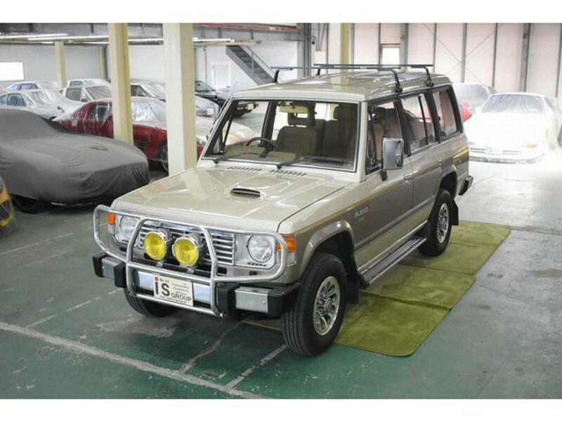 MITSUBISHI PAJERO