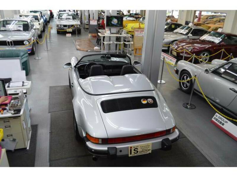 911