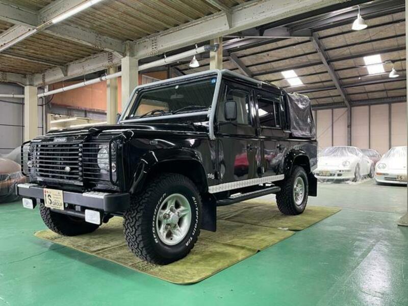 LAND ROVER DEFENDER