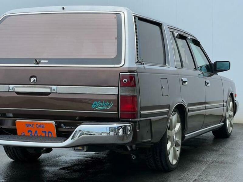 GLORIA WAGON