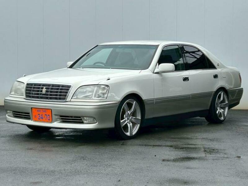 TOYOTA CROWN