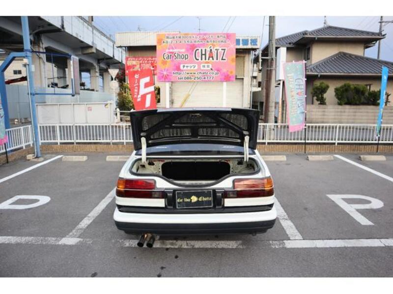 COROLLA LEVIN