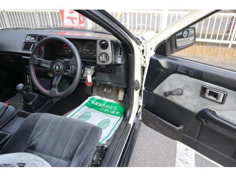 COROLLA LEVIN