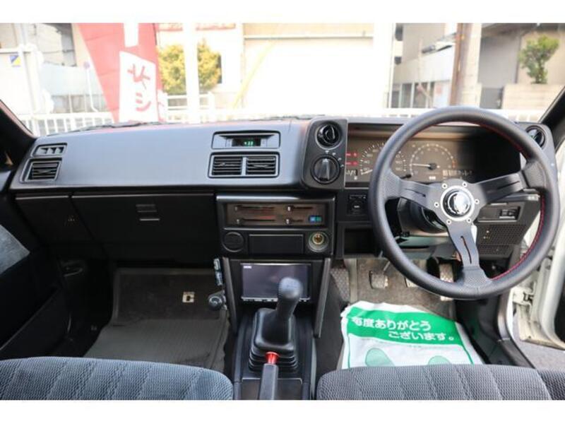 COROLLA LEVIN