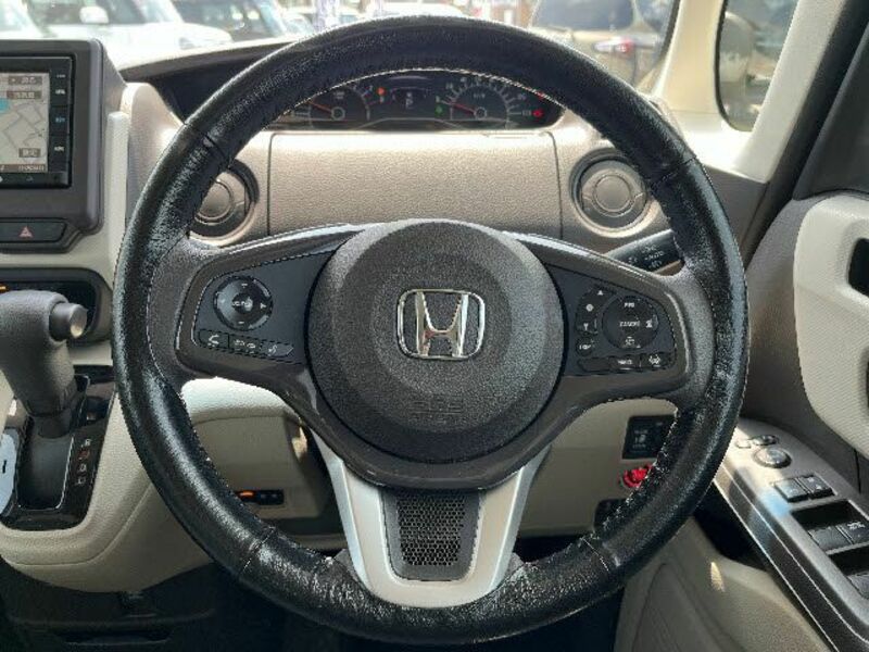 N BOX