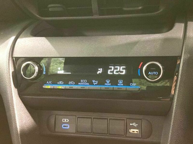 YARIS CROSS