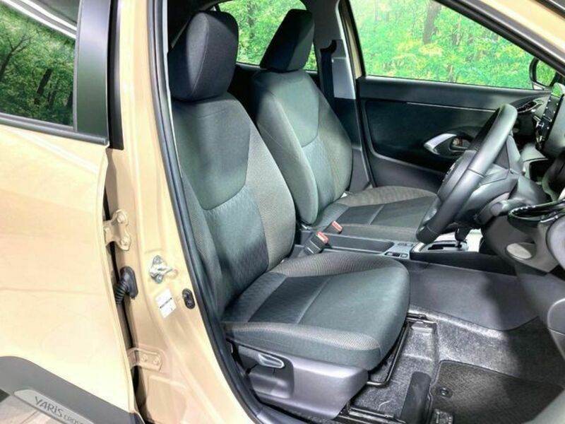 YARIS CROSS