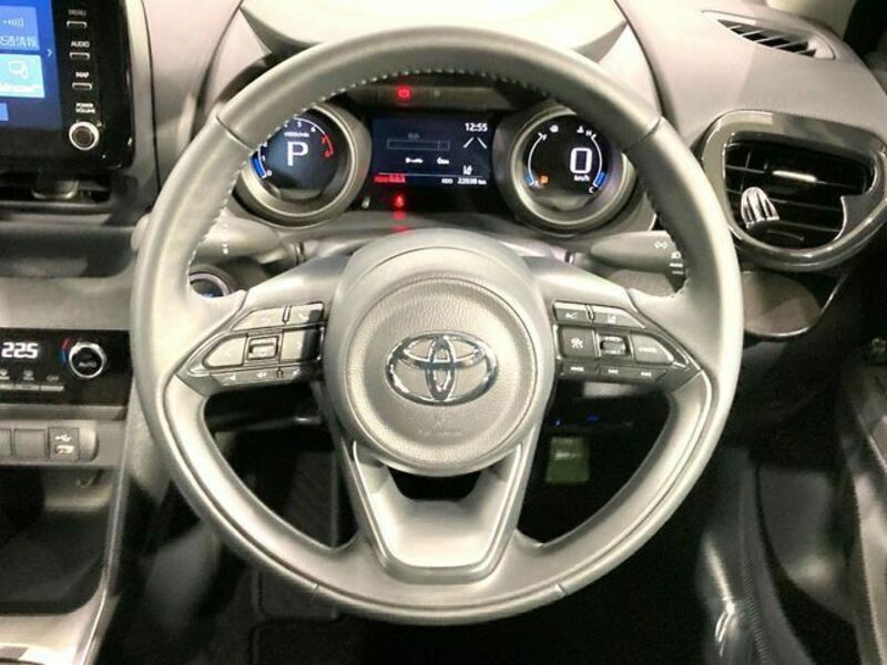 YARIS CROSS