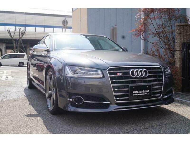AUDI S8