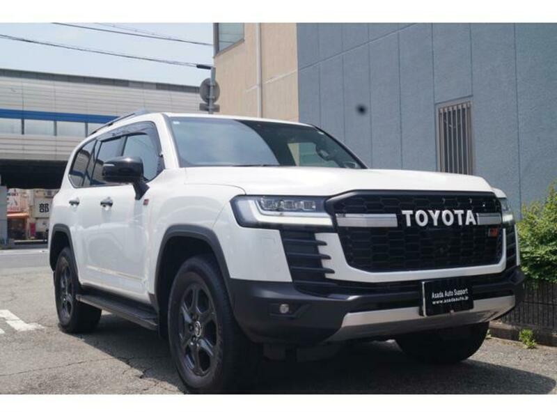 LAND CRUISER