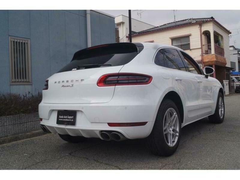 MACAN