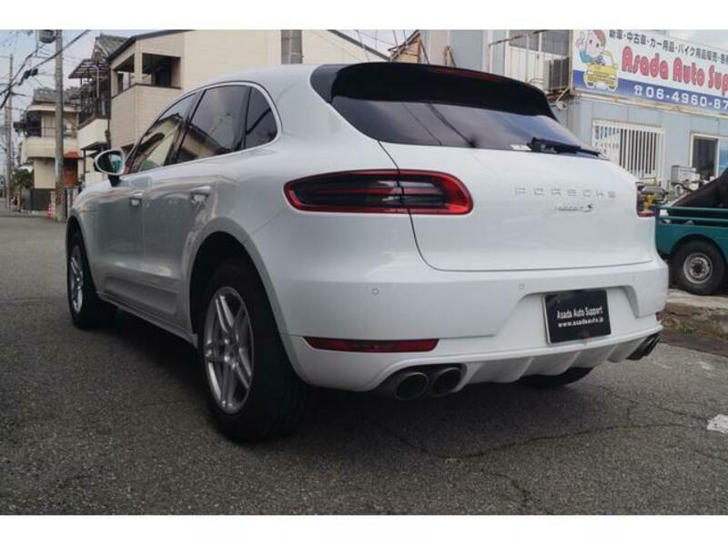 MACAN