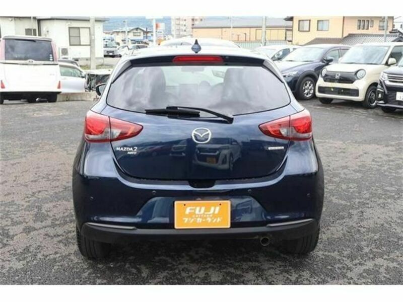 MAZDA2