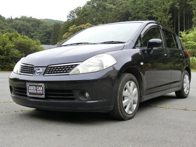 NISSAN TIIDA