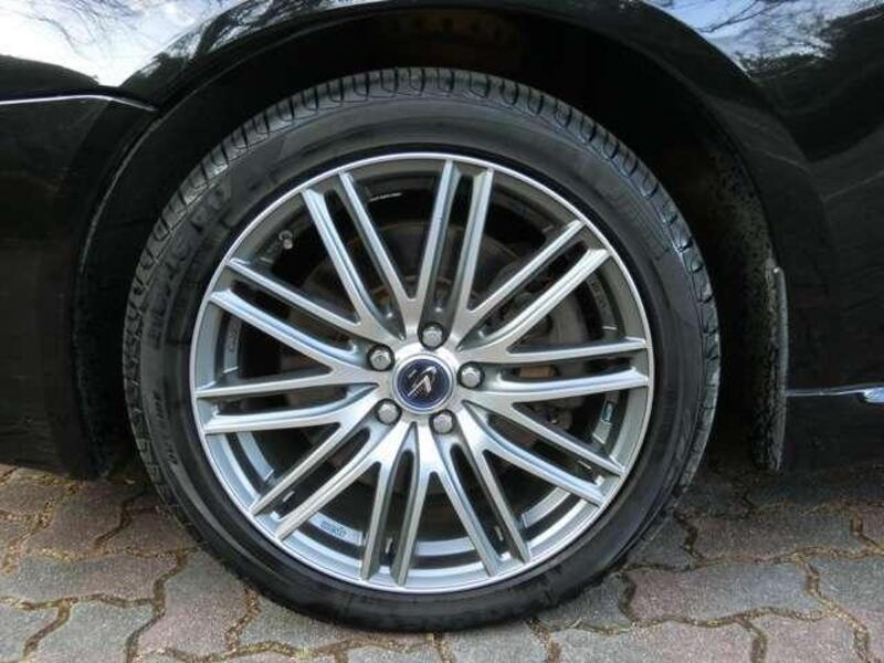LEGACY B4