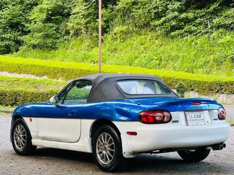 ROADSTER