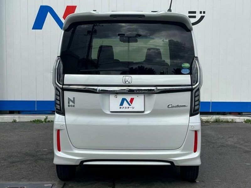 N BOX CUSTOM