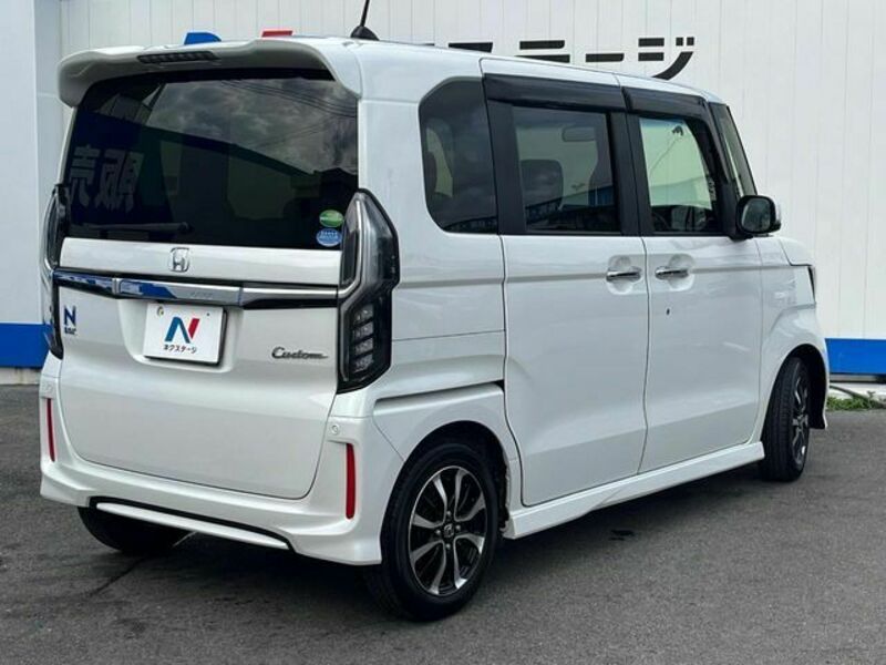 N BOX CUSTOM