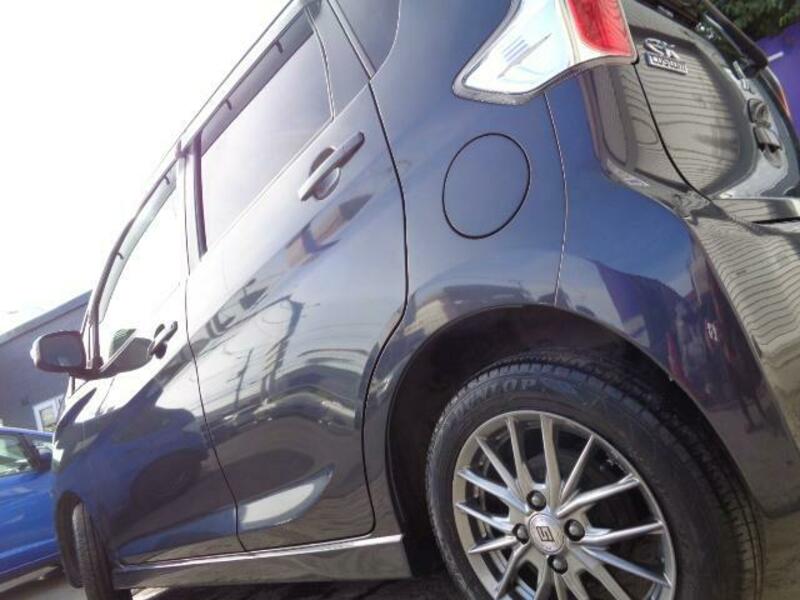 EK CUSTOM