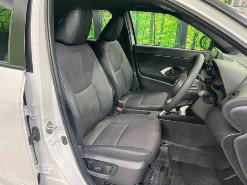 YARIS CROSS