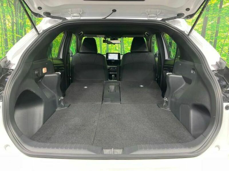 YARIS CROSS