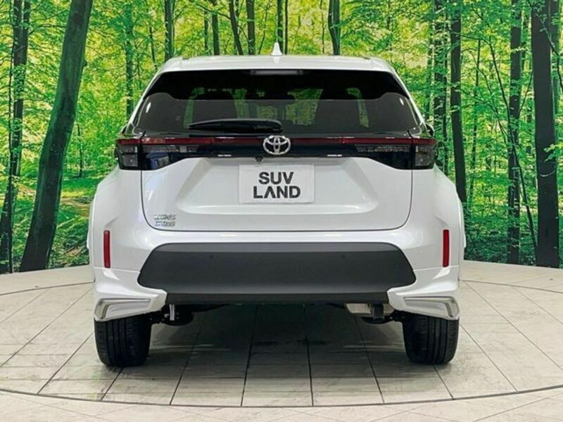 YARIS CROSS