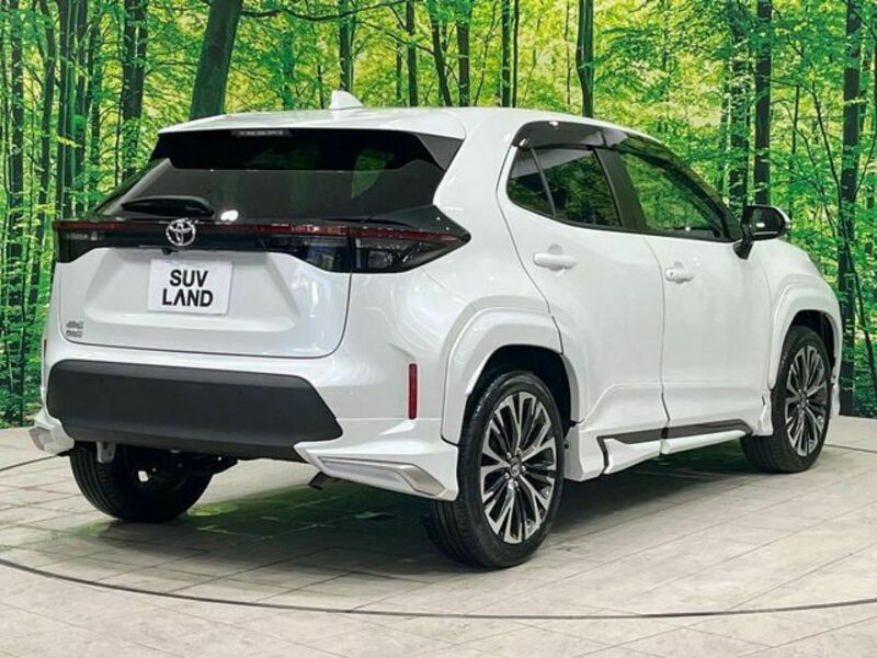YARIS CROSS