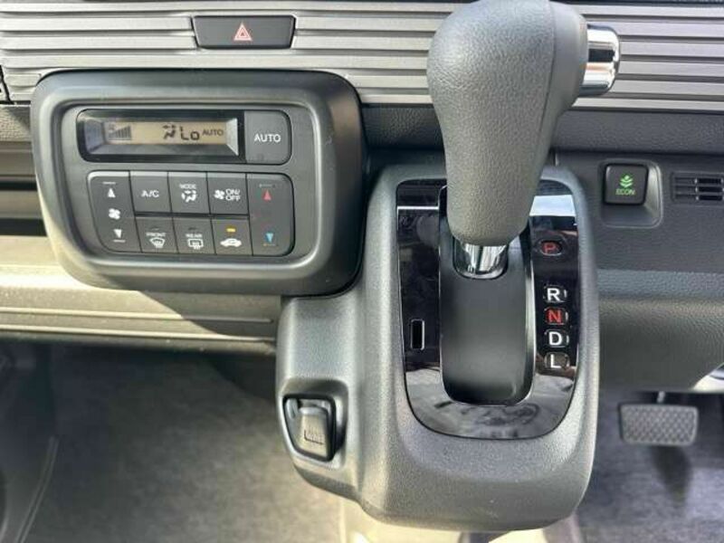 N-VAN