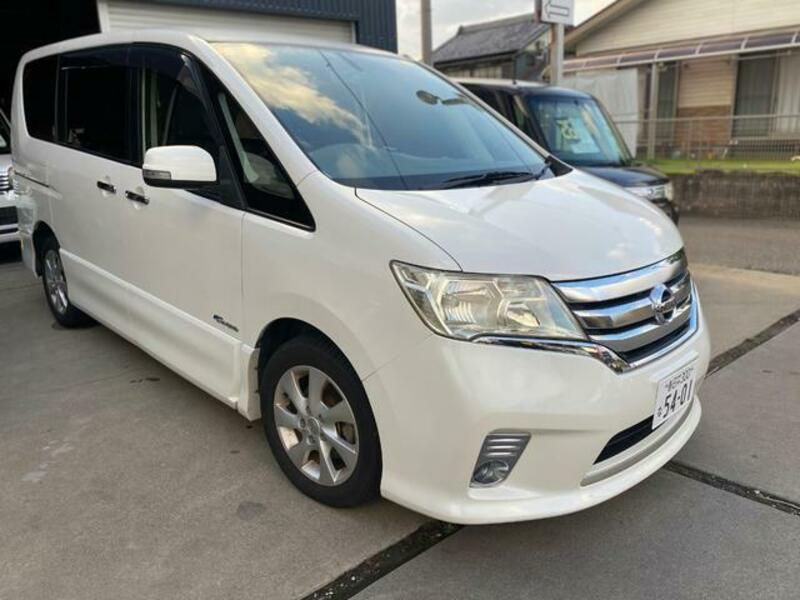 NISSAN SERENA
