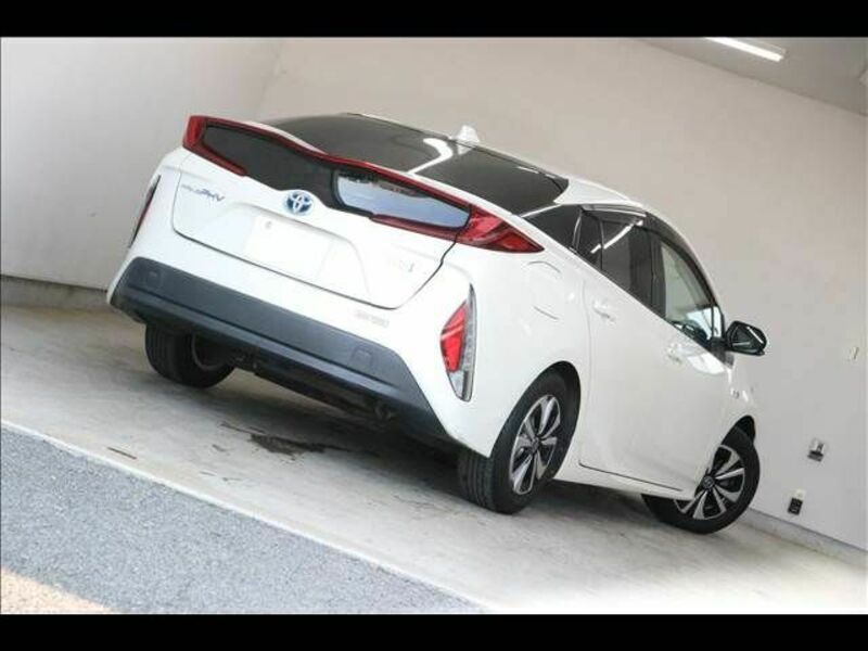 PRIUS PHV