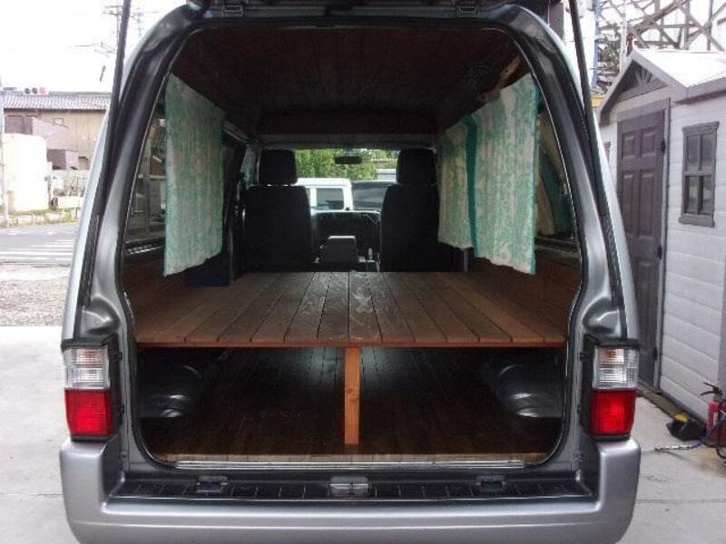 BONGO VAN