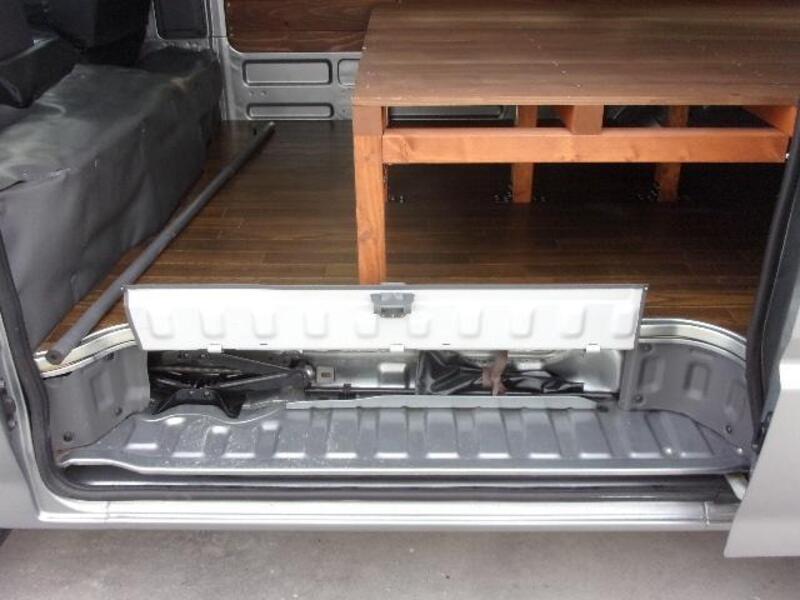 BONGO VAN