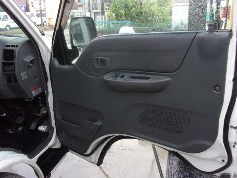 BONGO VAN