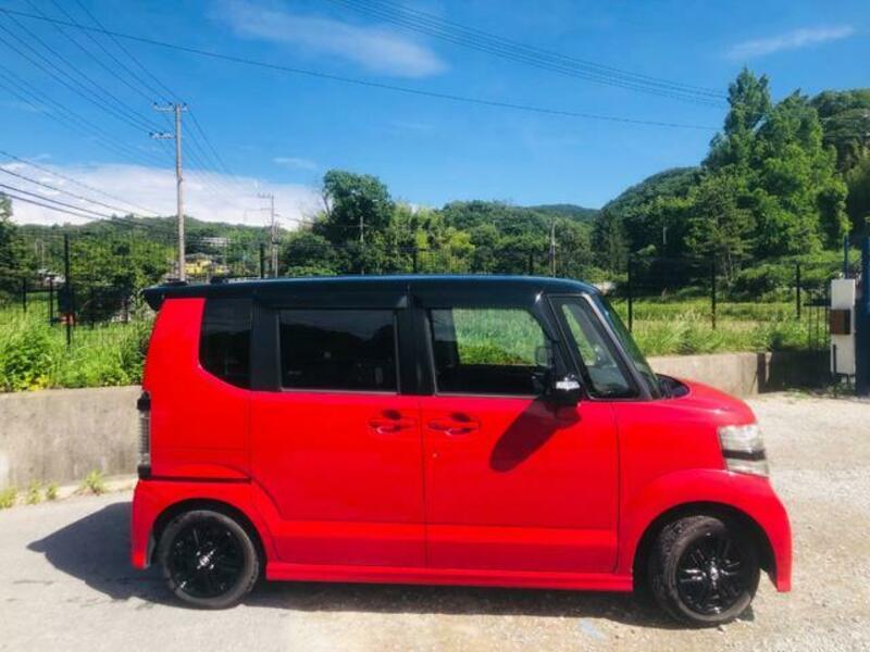 N BOX CUSTOM