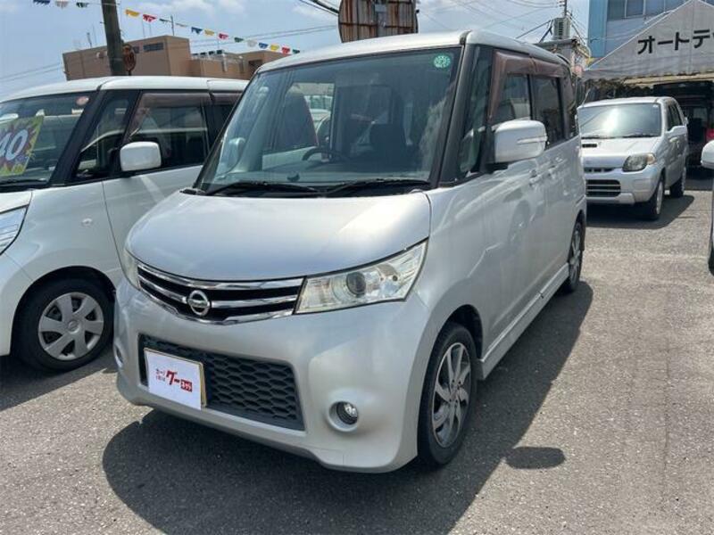 NISSAN ROOX