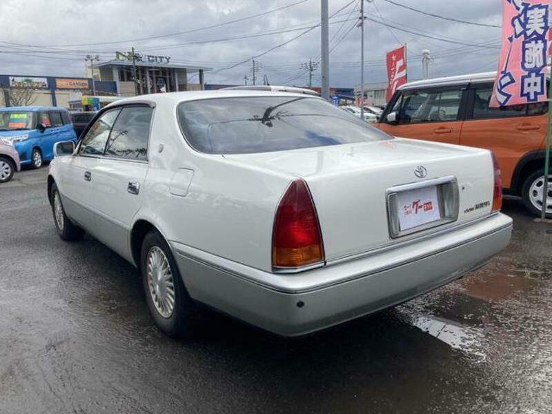 CROWN MAJESTA