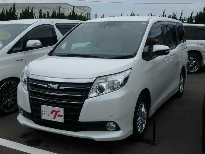 TOYOTA NOAH