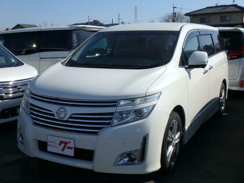 NISSAN ELGRAND