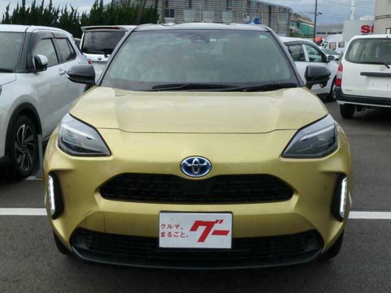 YARIS CROSS