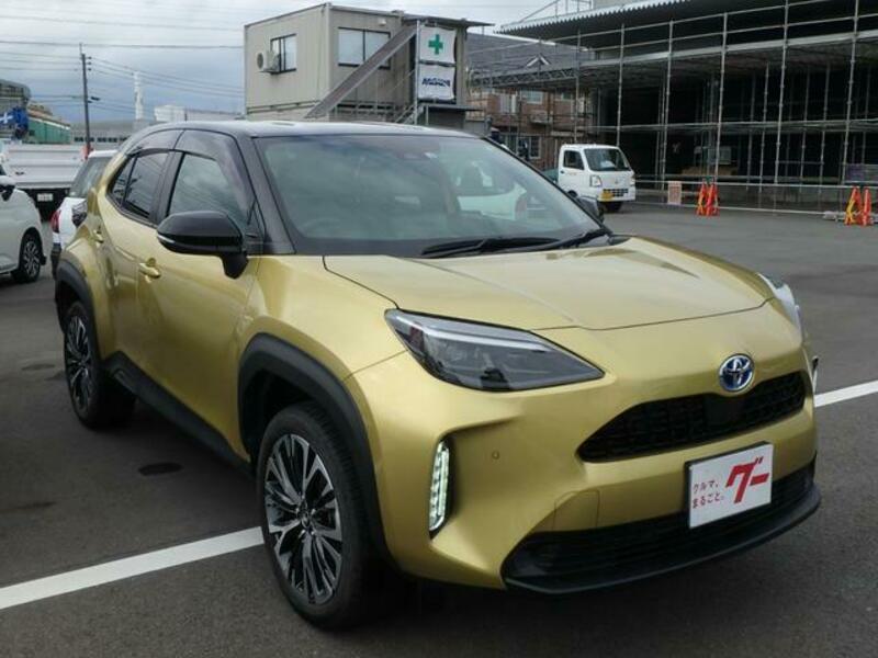 YARIS CROSS